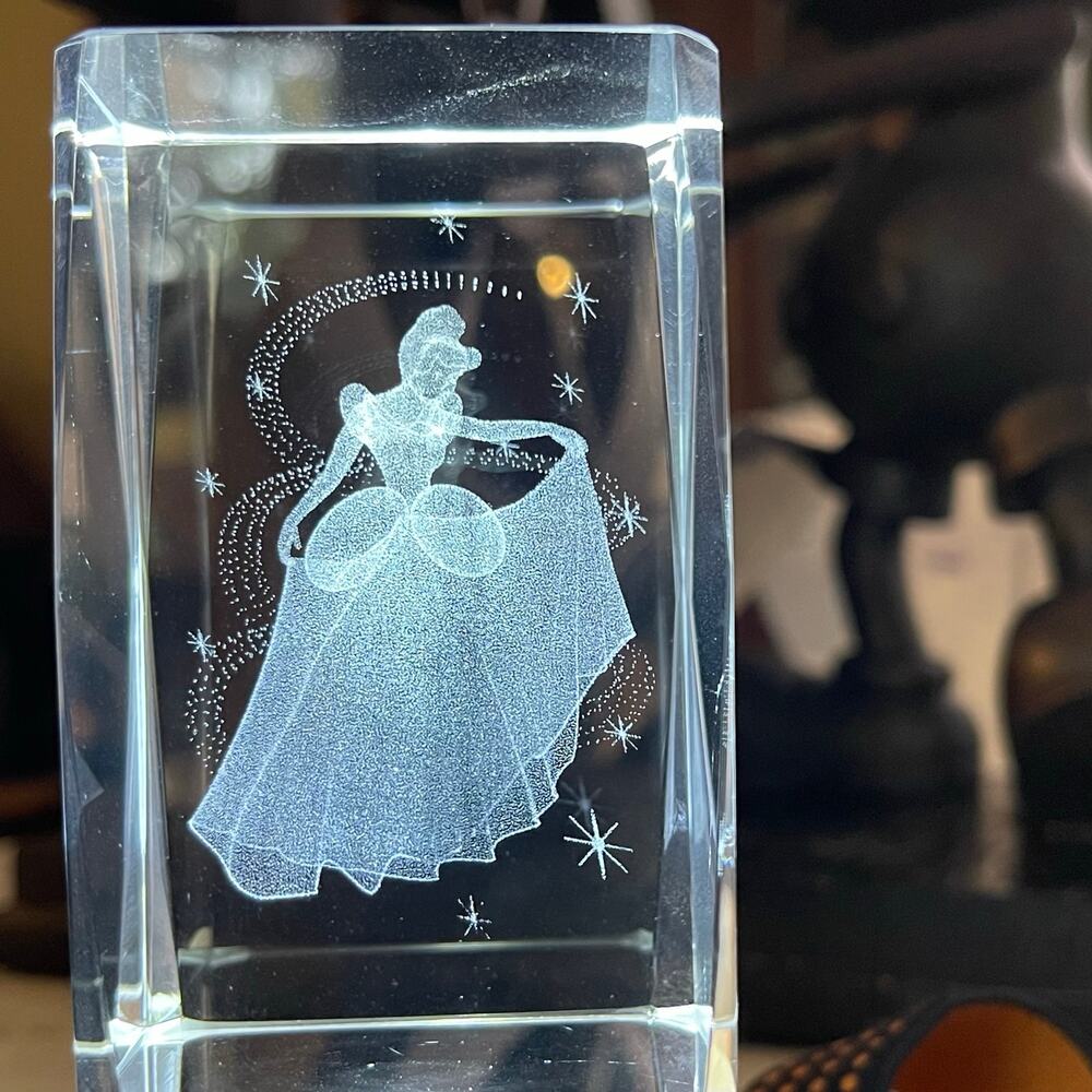 Disney Magic Cinderella 3D Laser Etched Cube Paperweight Princess No Light Base